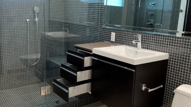 Poinsettia-WW-bathroom-shower-3